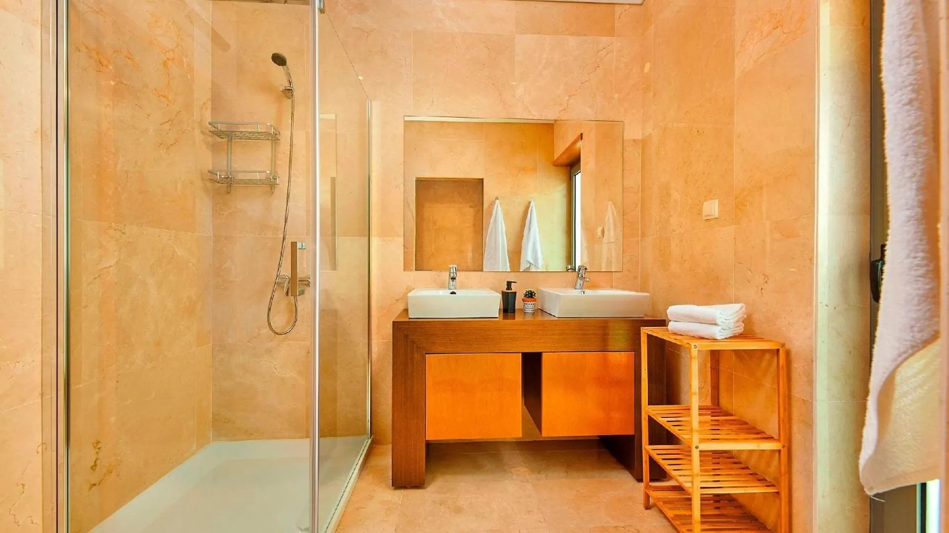 Executive Townhouse, Tavira Centre, Shared Pool Villa 0*,
