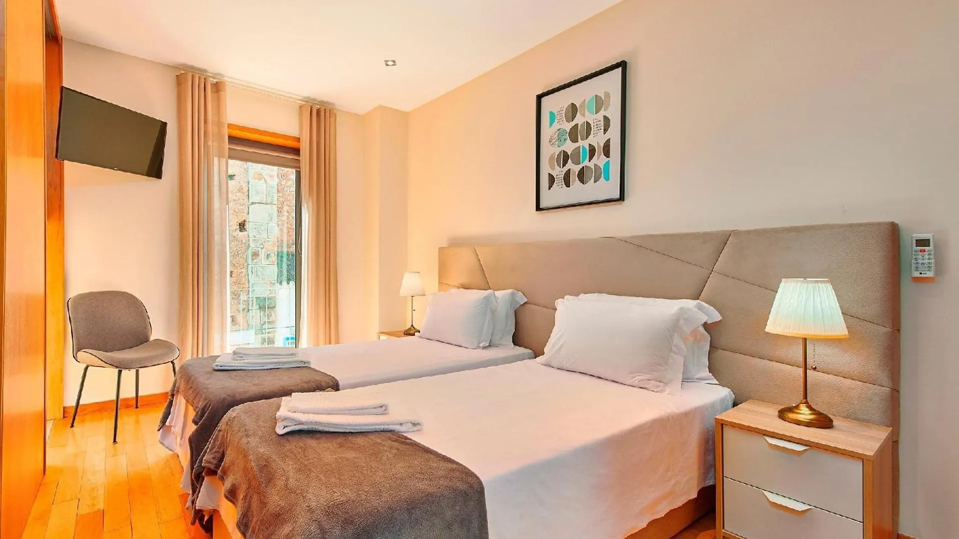 Executive Townhouse, Tavira Centre, Shared Pool Villa Holiday home