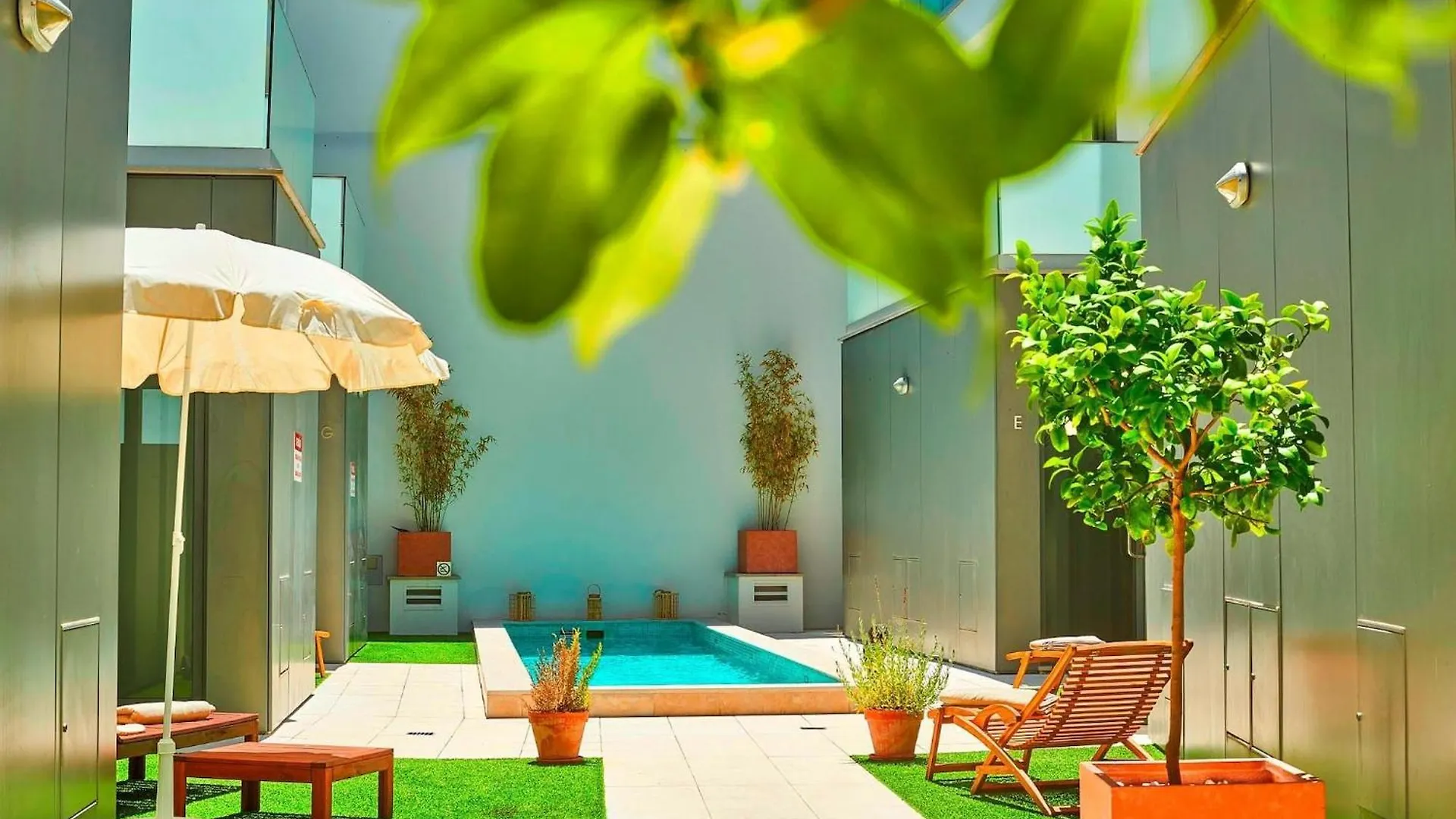 Executive Townhouse, Tavira Centre, Shared Pool Villa Holiday home